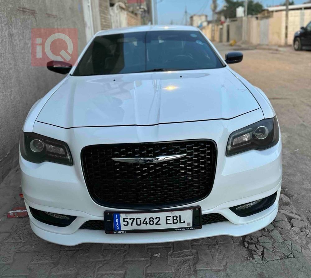 کرایسلەر 300